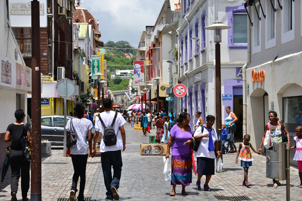 antilles-et-guyane-:-le-coronavirus-est-toujours-la…